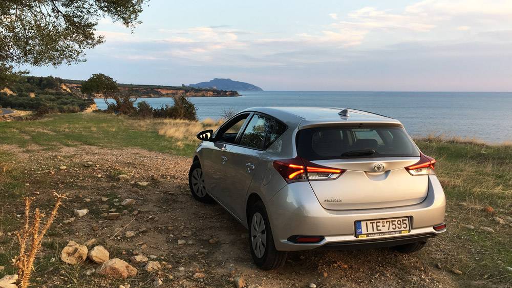 original hertz-toyota-auris