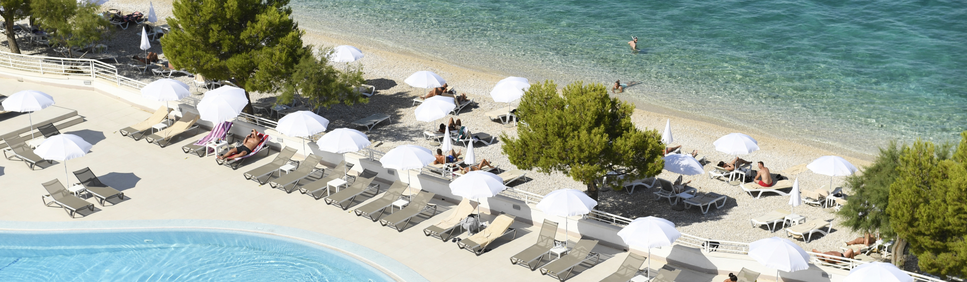SPU0721__AC111621339_TB_Croatia_Adriatic_Beach_Hotel_pool_and_beach_overview